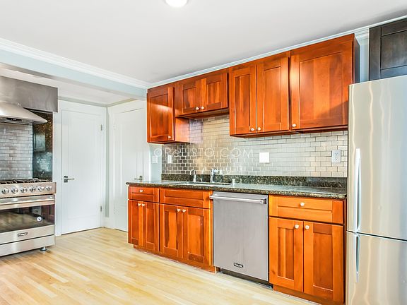 3rd image of 1299 Dolores St #A