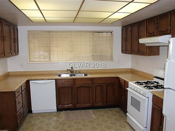 3rd image of 1212 Woodbridge Dr