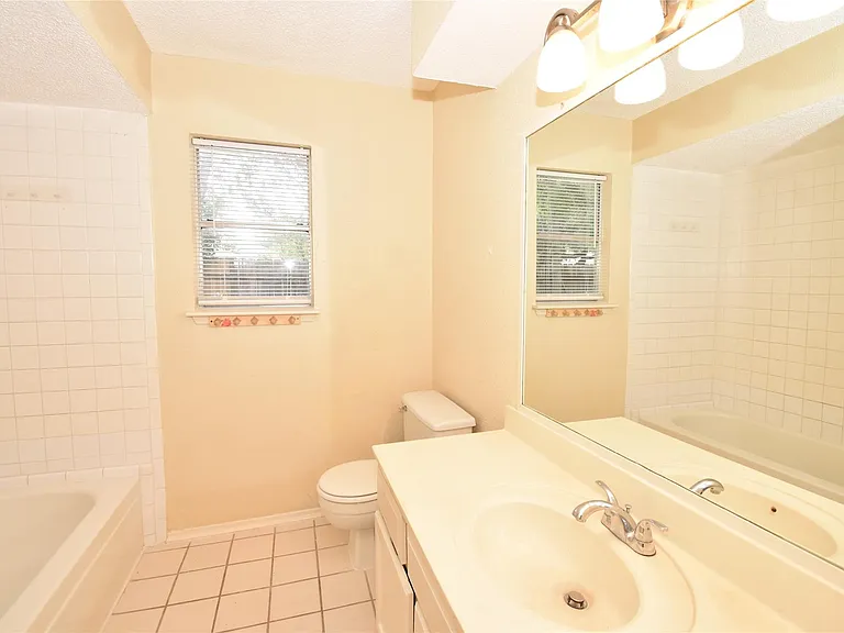 4023 Summit Valley Dr — Photo 13