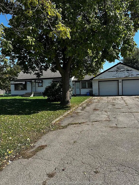 3 bed, $2,000 — Photo 1
