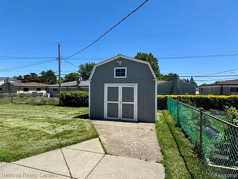 34528 Hawke Dr — Photo 22