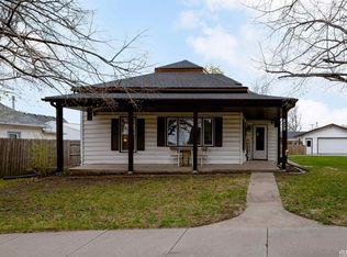 809 S 4th St, Eagle, NE 68347