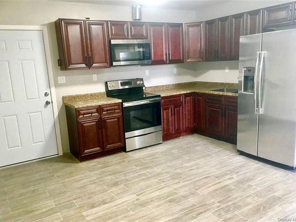 1st image of 108 North St #301