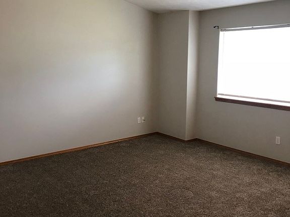 5th image of 6326 N Normandie St