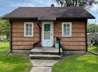 427 E Cedar St, Cherokee, IA 51012