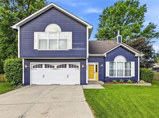 1005 NW Pennington Pl, Blue Springs, MO 64015