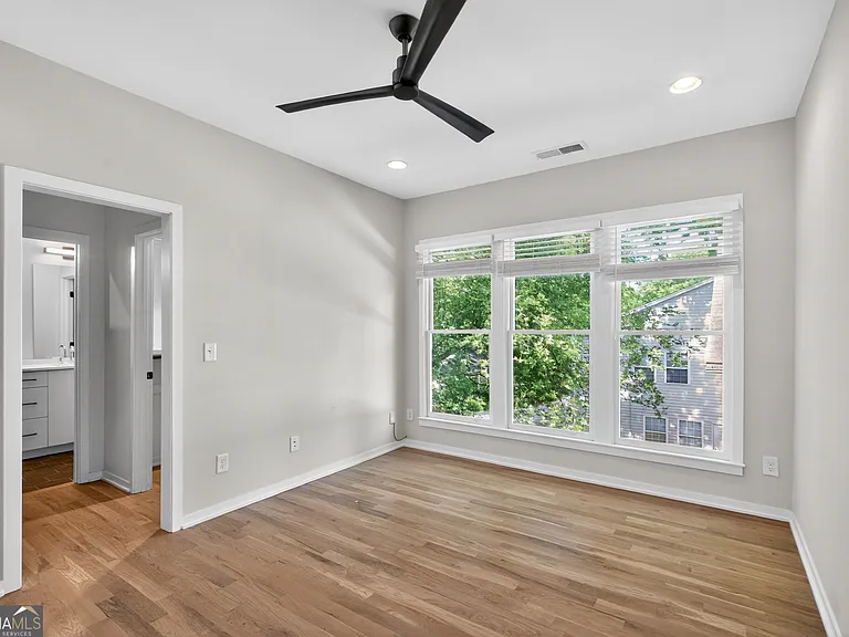 454 Calhoun St NW #B — Photo 16
