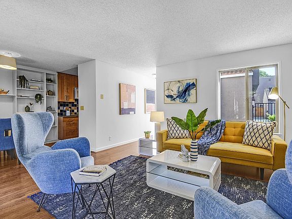 3rd image of 2519 Palmdale Ct