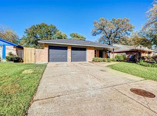 4226 Oak Shadows Dr, Houston, TX 77091