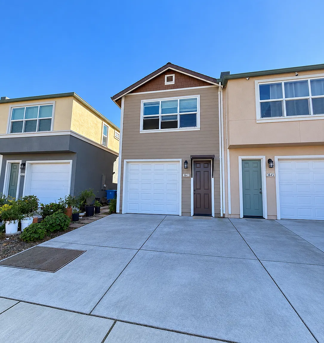 3 bed, 1368 sqft, $3,500 — Photo 2