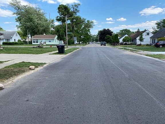 5th image of 4609 Meadow Ln