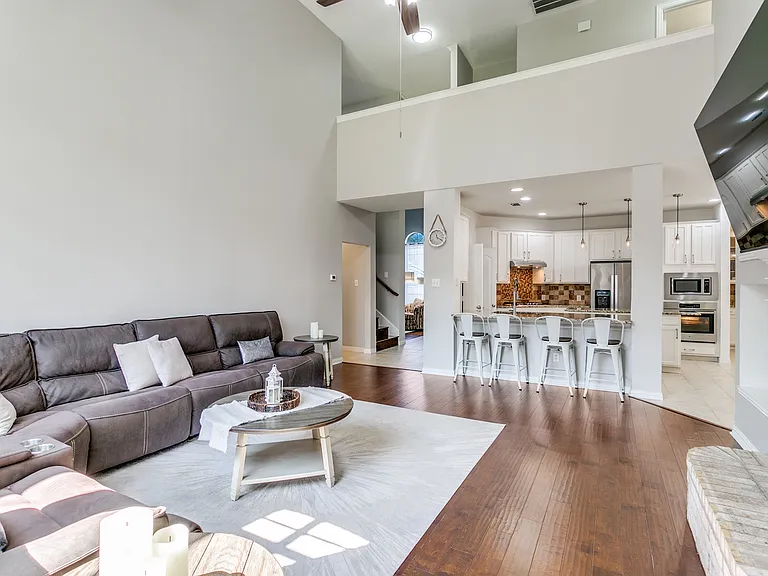 146 London Way — Photo 8