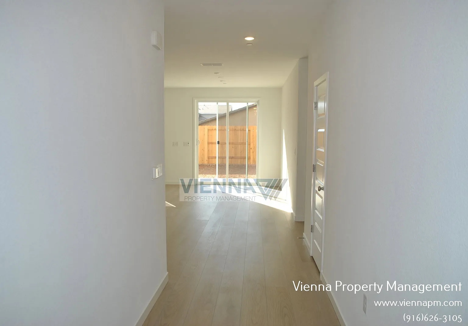 4 bed, 2.0 bath, 1944 sqft, $2,945 — Photo 3