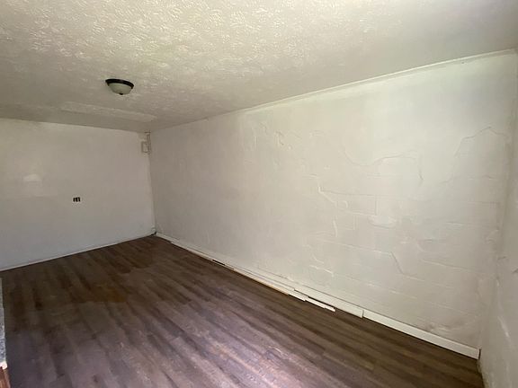 2nd image of 1073 Laurel Ln NW #B