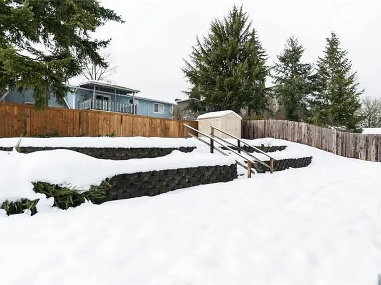 1401 Lake Youngs Way SE — Photo 9