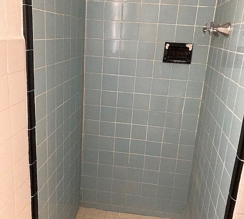 5th image of 927 N 18th Ct #10