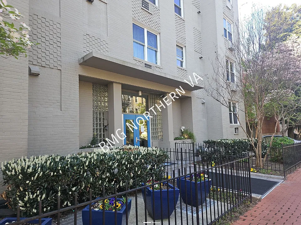 2130 N St NW #211