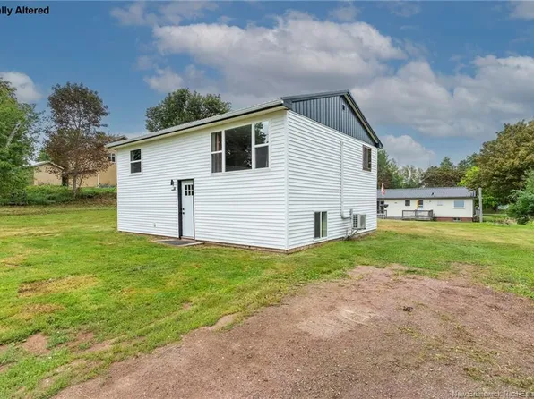 10 Balser Pl, Sackville, NB E4L 3C9