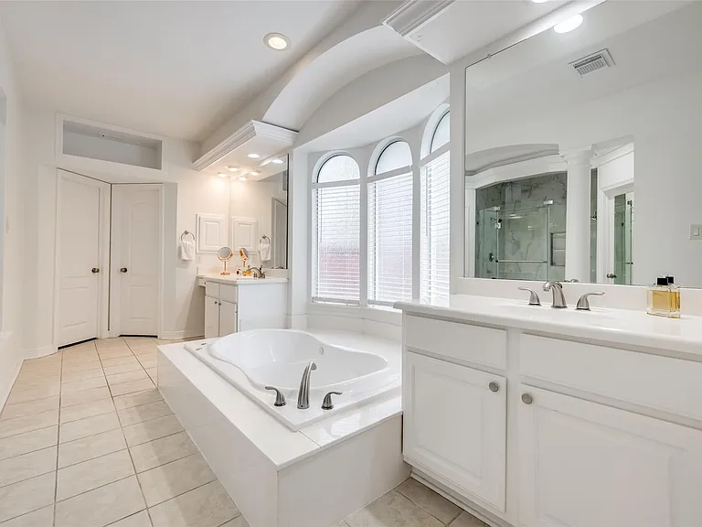 5710 Cielio Bay Ct — Photo 30