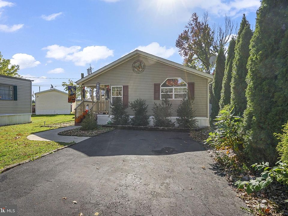 1st image of 5 Sterling Ct