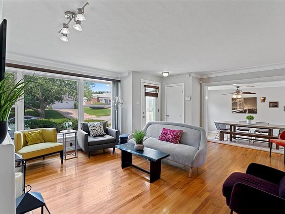 5th image of 912 Gay Ave