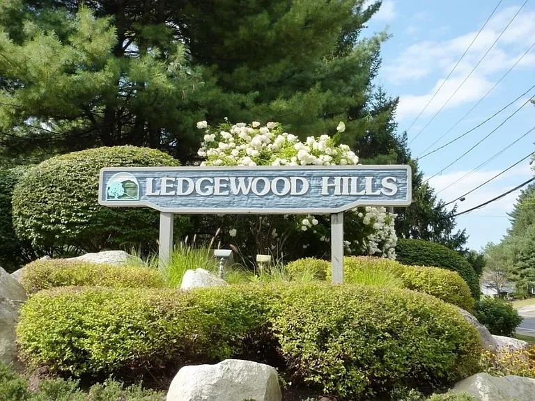 45 Dogwood Dr #304 — Photo 15