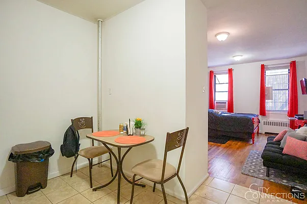 Rented by City Connections Realty | media 18