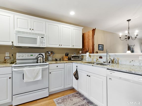 4th image of 177 Julia Court #177