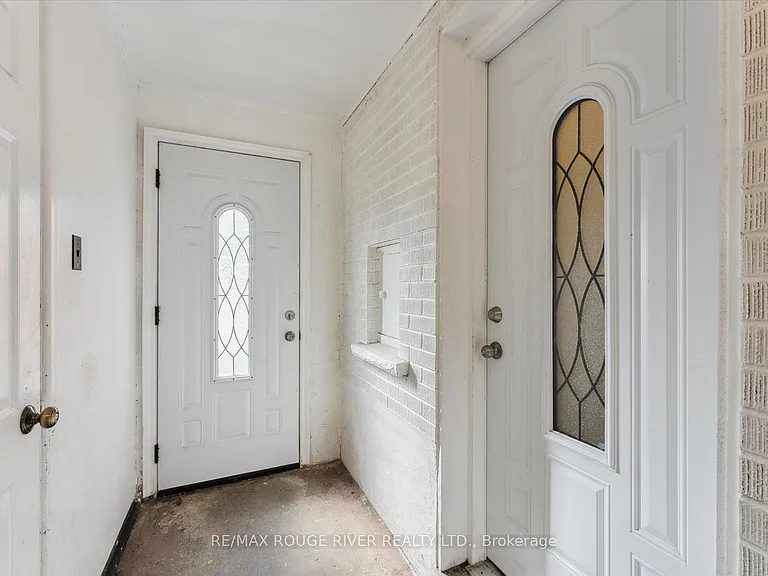 1121 Brock St S #BASEMENT — Photo 2