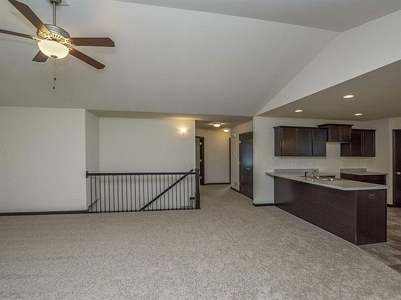 5th image of 7515 Summerset Ave NE