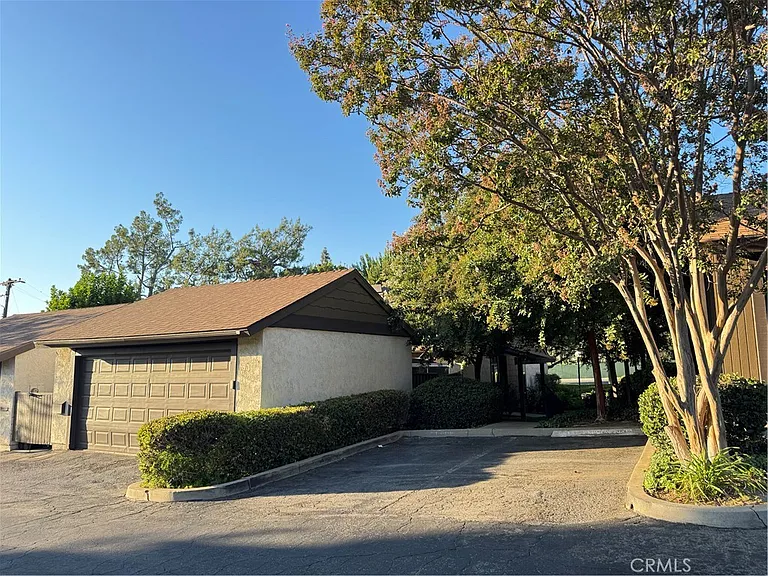 453 Heatherglen Ln — Photo 16