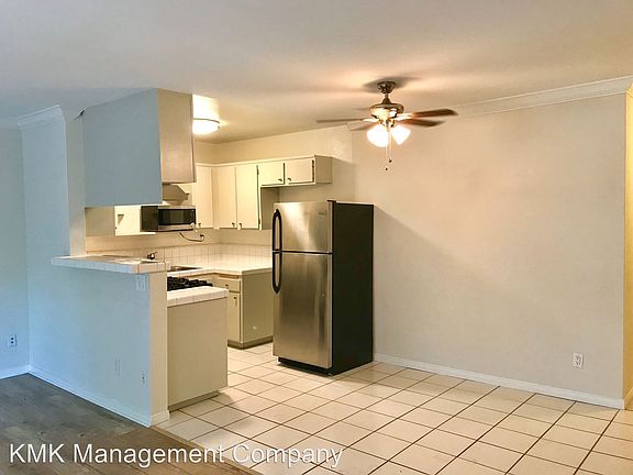 2nd image of 1635 Stoner Ave APT 8