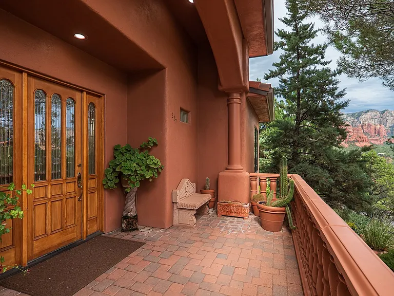 227 Les Springs Dr — Photo 4