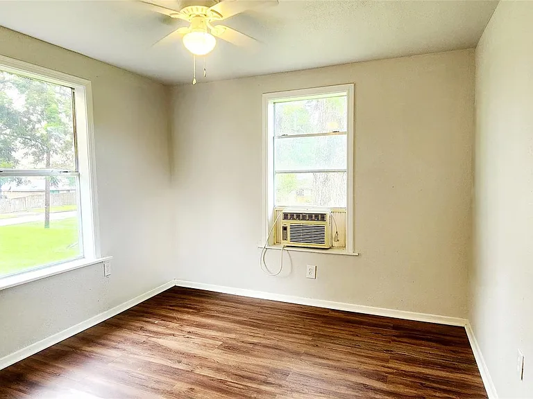 136 W Marion St — Photo 7