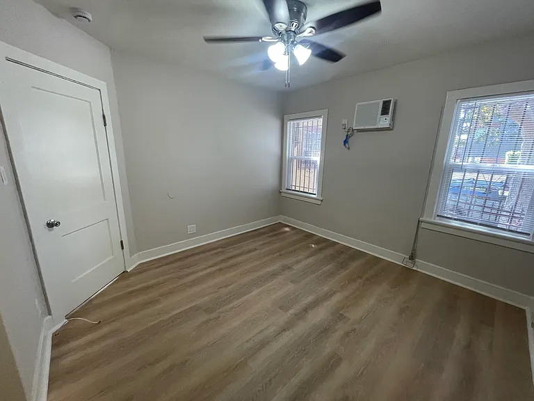 5217 Lexington Ave — Photo 10