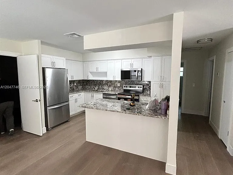 114 S Lakeside Dr #114 — Photo 6