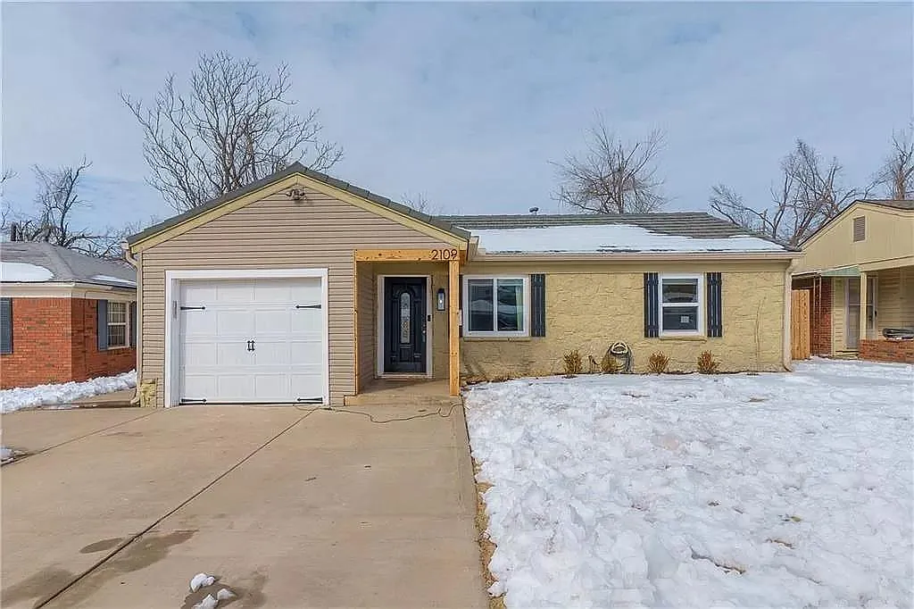 2109 Westchester Dr — Photo 1