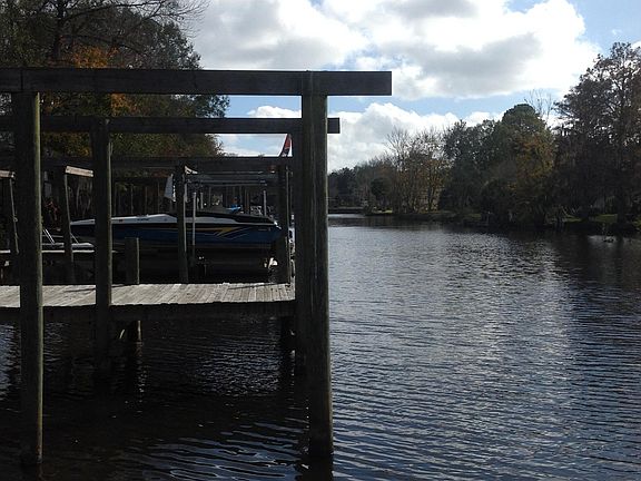 4th image of 1546 Mardis Place W