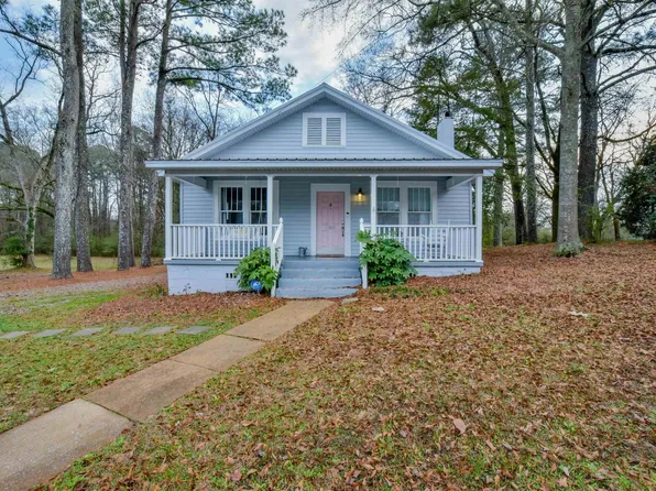 2505 5th St, Northport, AL 35476