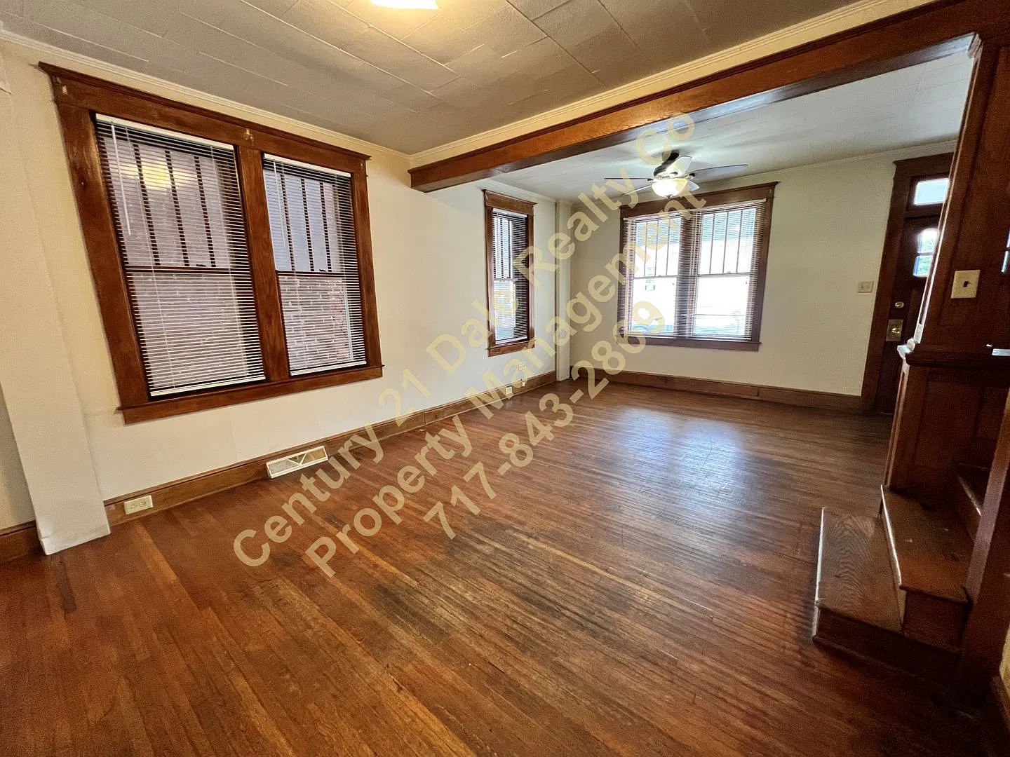 College Avenue 306 E — Photo 4