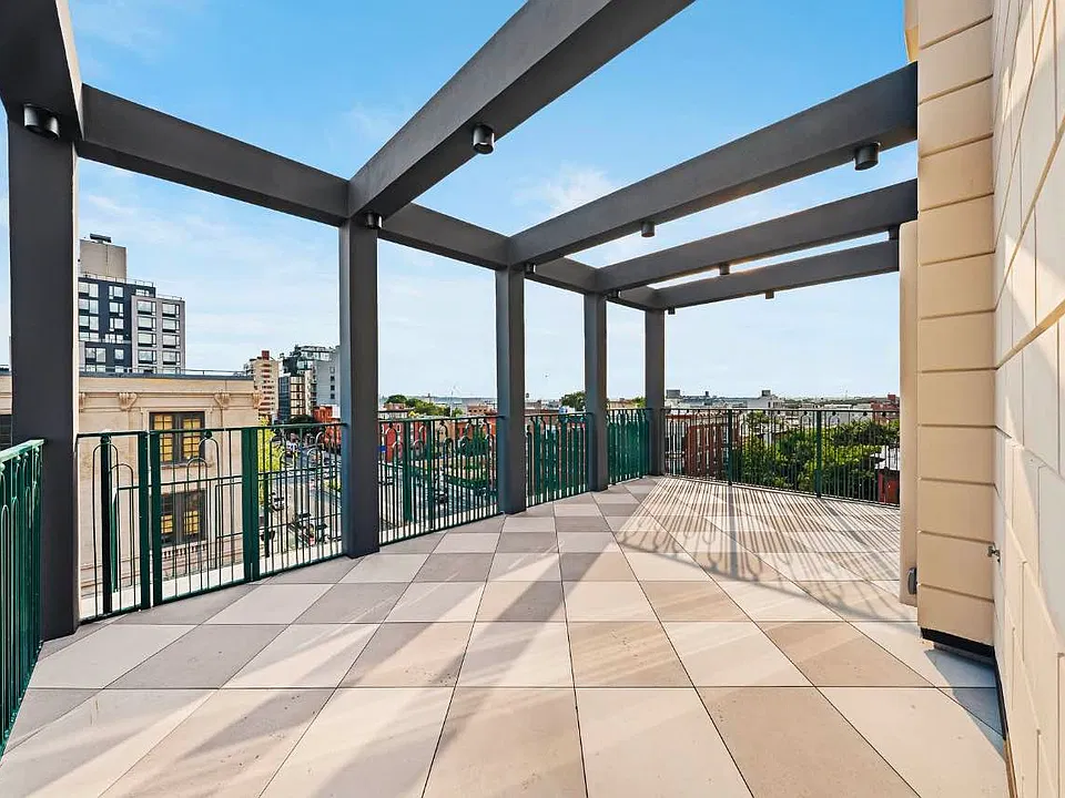 213 13th St #Penthouse 2