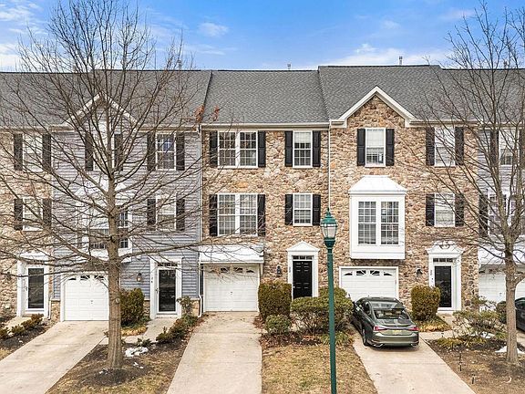 2nd image of 22 River Ln