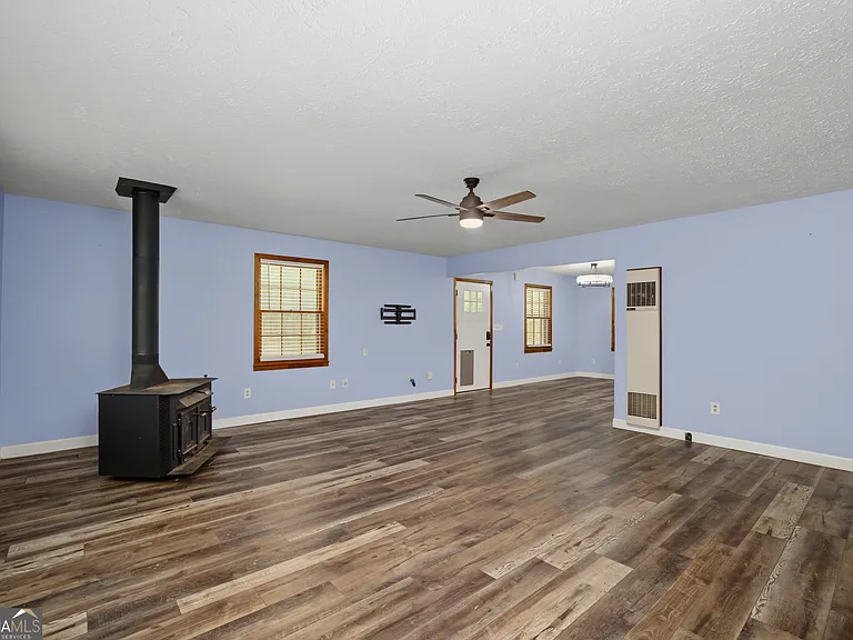 241 Busbin Rd — Photo 9