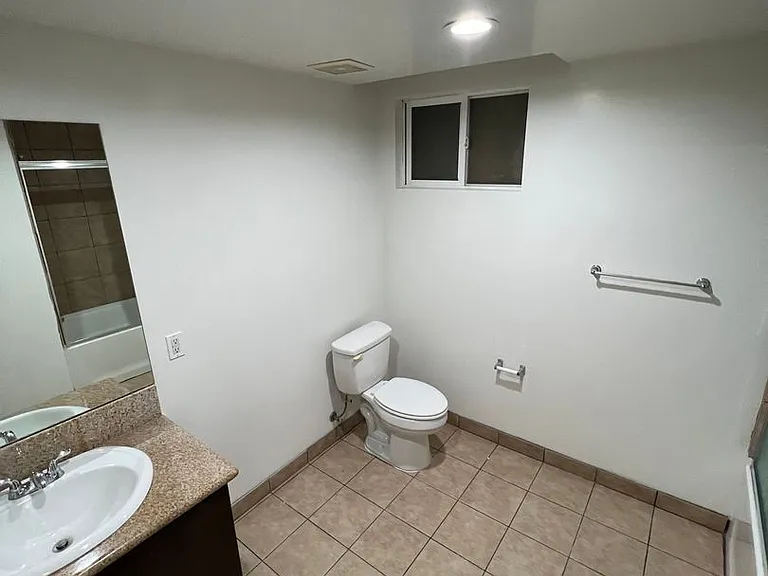 Yaya Laurel 1 Apartments — Photo 19