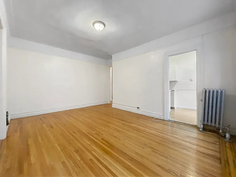 555 Fort Washington Ave #2EE — Photo 2