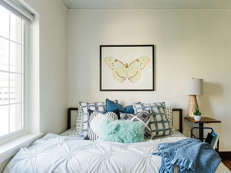 Regency Apartments — Photo 10