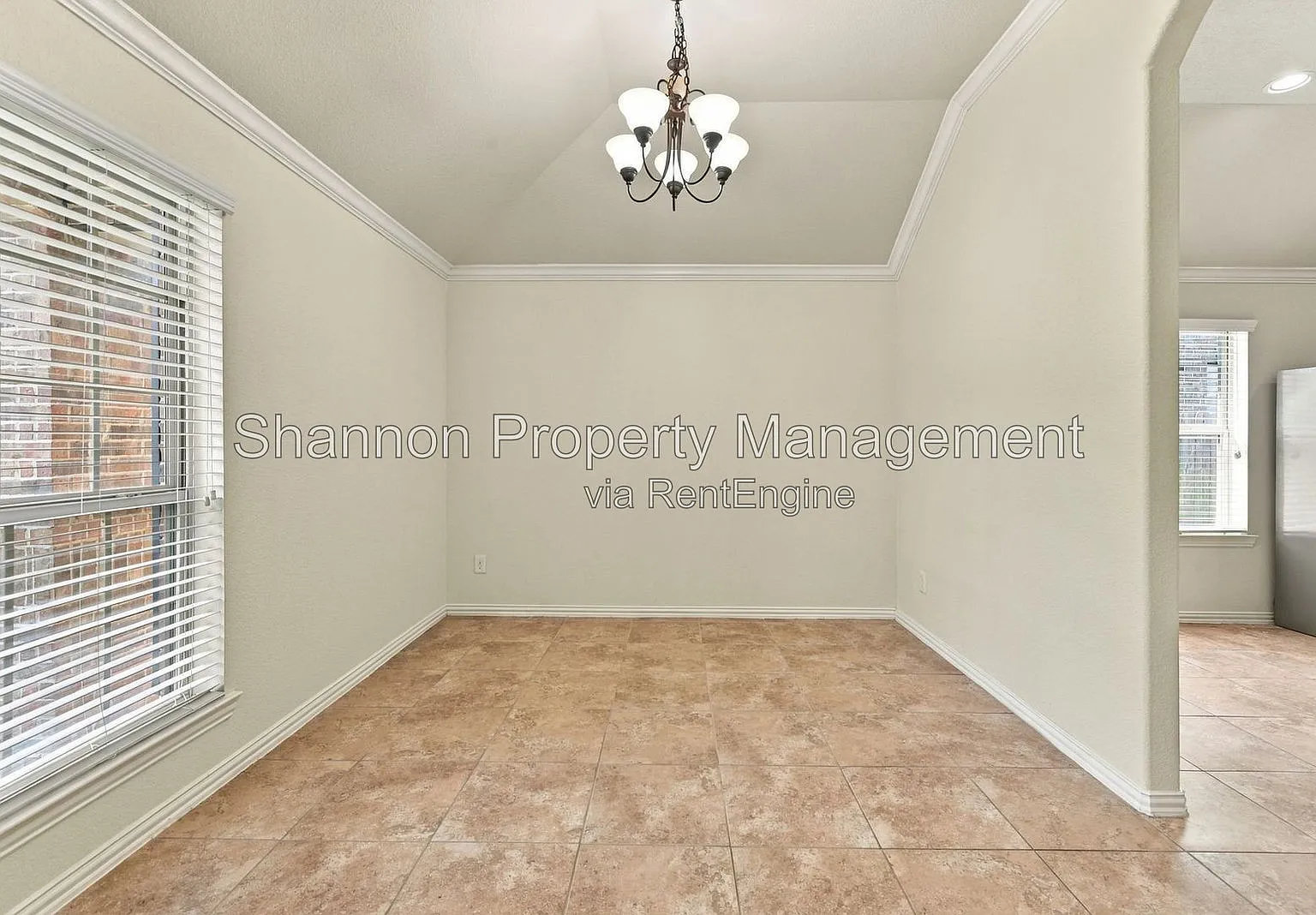 4 bed, 2.0 bath, 1965 sqft, $2,300 — Photo 4