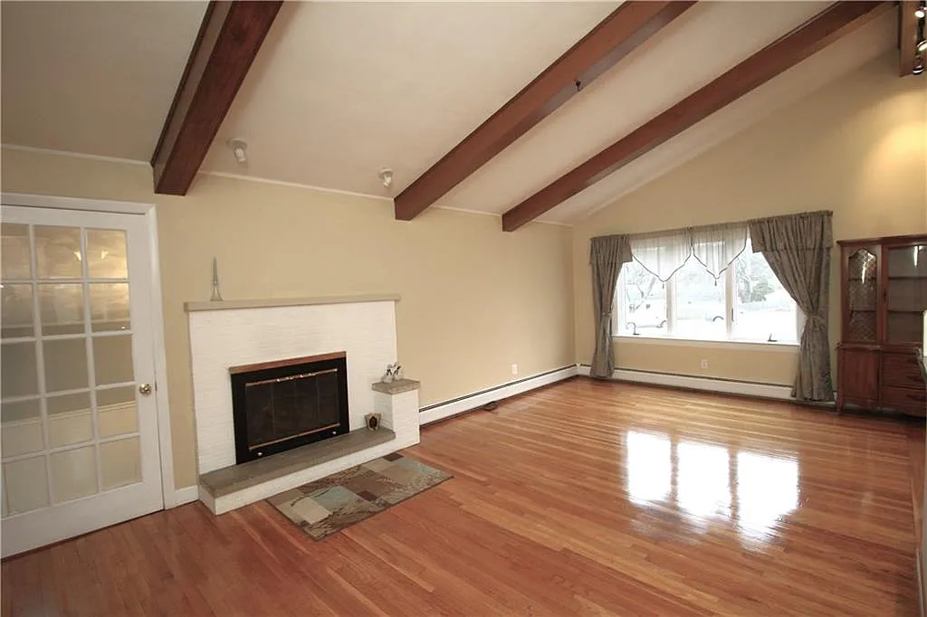 3 bed, 1.5 bath, 1488 sqft, $3,500 — Photo 3
