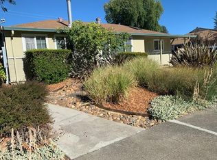 1006 Maxwell St, Healdsburg, CA 95448