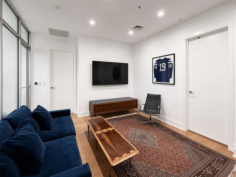 555 5th St #730 — Photo 14